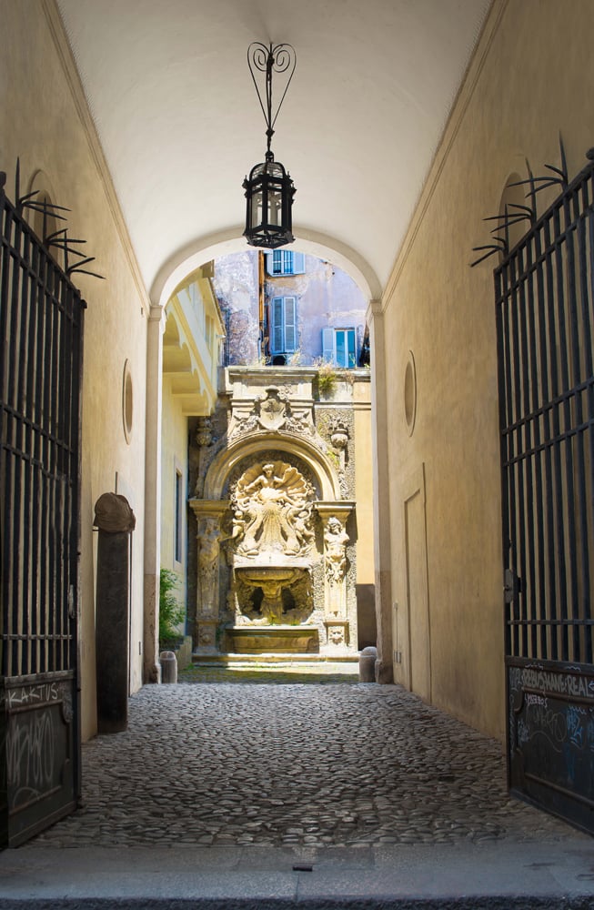 Lorcan O'Neill's second gallery in Rome. Entrance to Vicolo dei Catinari.