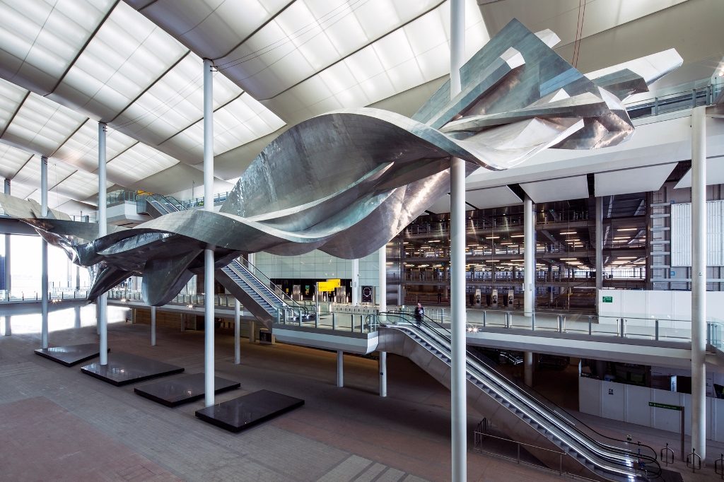 Slipstream by Richard Wilson at Heathrow’s Terminal 2 : The Queen’s Terminal. Photograher David Levene © LHR Airports Limited