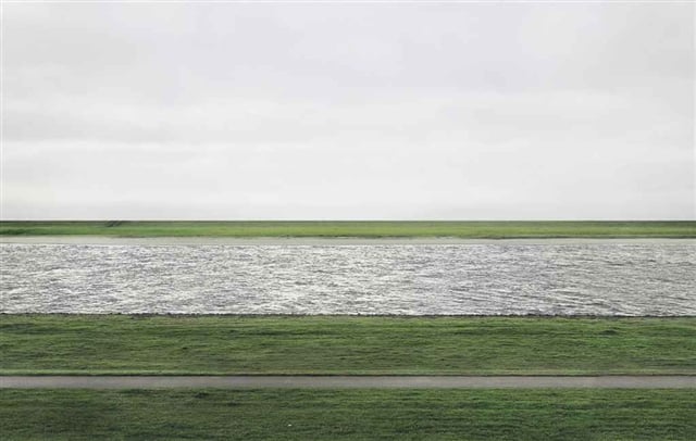 Andreas Gursky, Rhein II (1999)