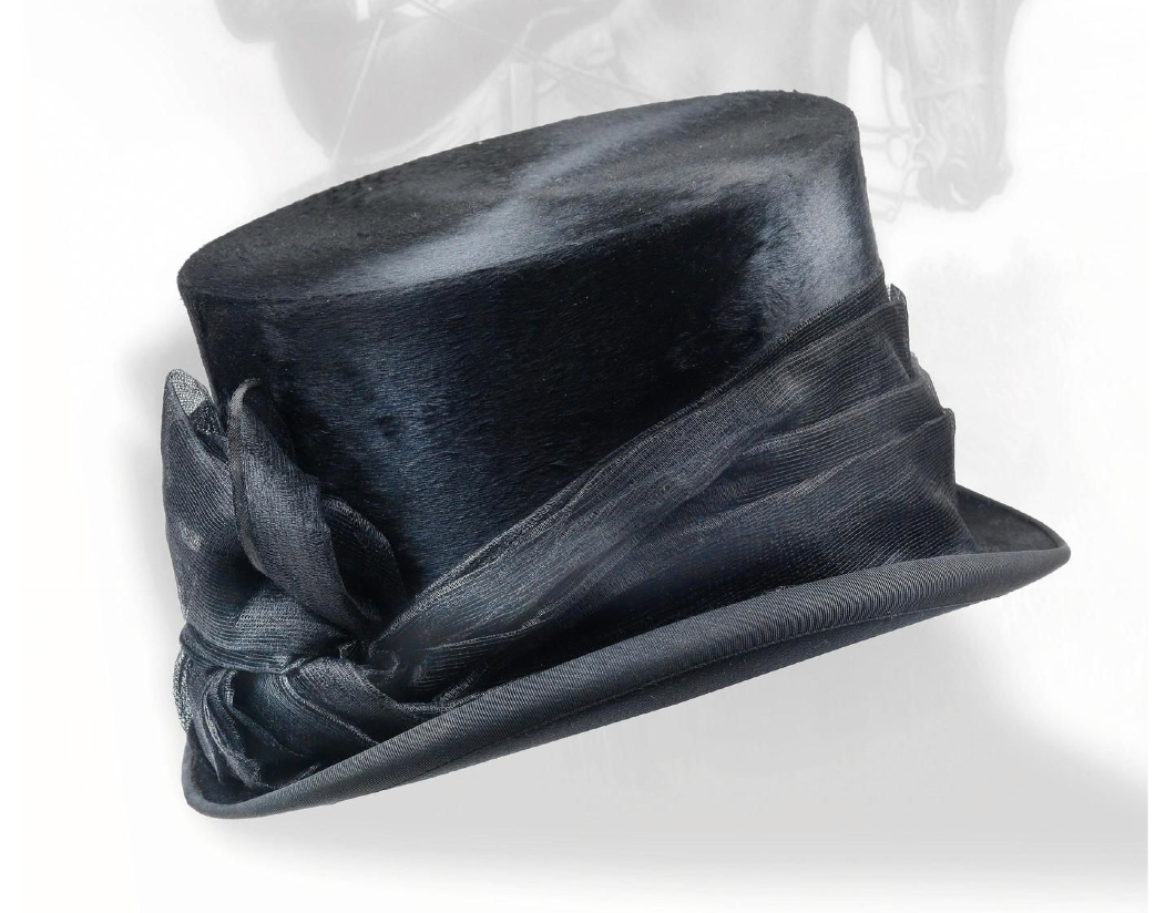 House of Habsburg, riding hat of Empress Elisabeth or of her daughter Archduchess Marie Valerie  realized price  € 134.500 