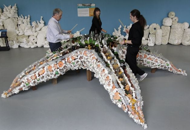 A giant star fish made of ocean-sourced garbage for a new exhibition at the San Francisco Zoo. Photo: Paul Chinn, courtesy the San Francisco Chronicle.