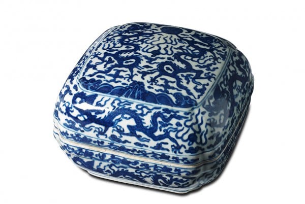 The Chinese Porcelain Dragon Box Sold at Bonhams Photo: Courtesy Bonhams