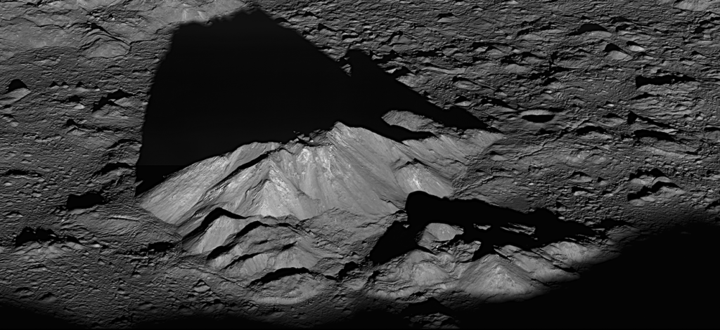 Tycho Central Peak. Photo: LRO, courtesy NASA.