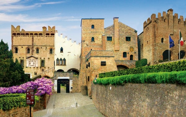 The Castello Cini di Monselice, formerly owned by the Cini Foundation Photo: via BlogdiPadova