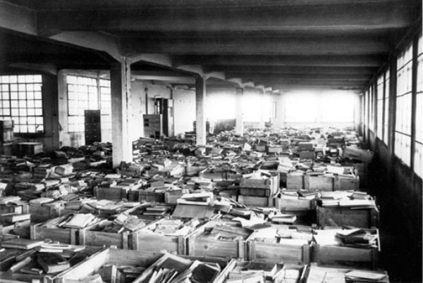 Looted material waiting to be sorted. (National Archives and Records Administration, College Park, MD)Photo: via Smithsonianmag.com 