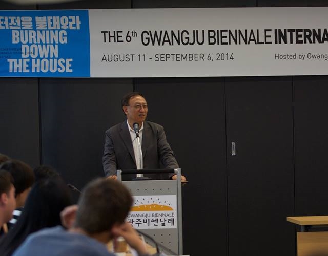 gwangju-biennale-director-resigns