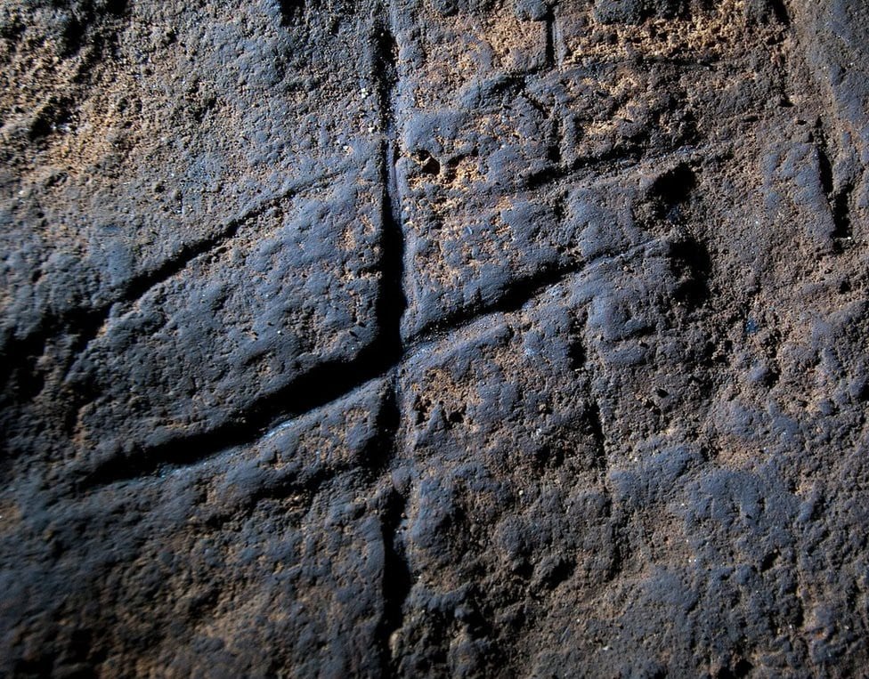 The first-known artwork by a Neanderthal is a hashtag. Photo: Stewart Finlayson, courtesy the Gibraltar Museum.