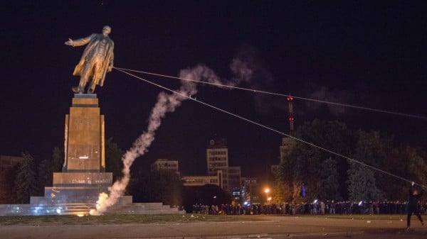 The statue of Vladimir Lenin being torn down in Kharkiv, Ukraine. Photo: Igor Chekachkov, courtesy AP Photo.