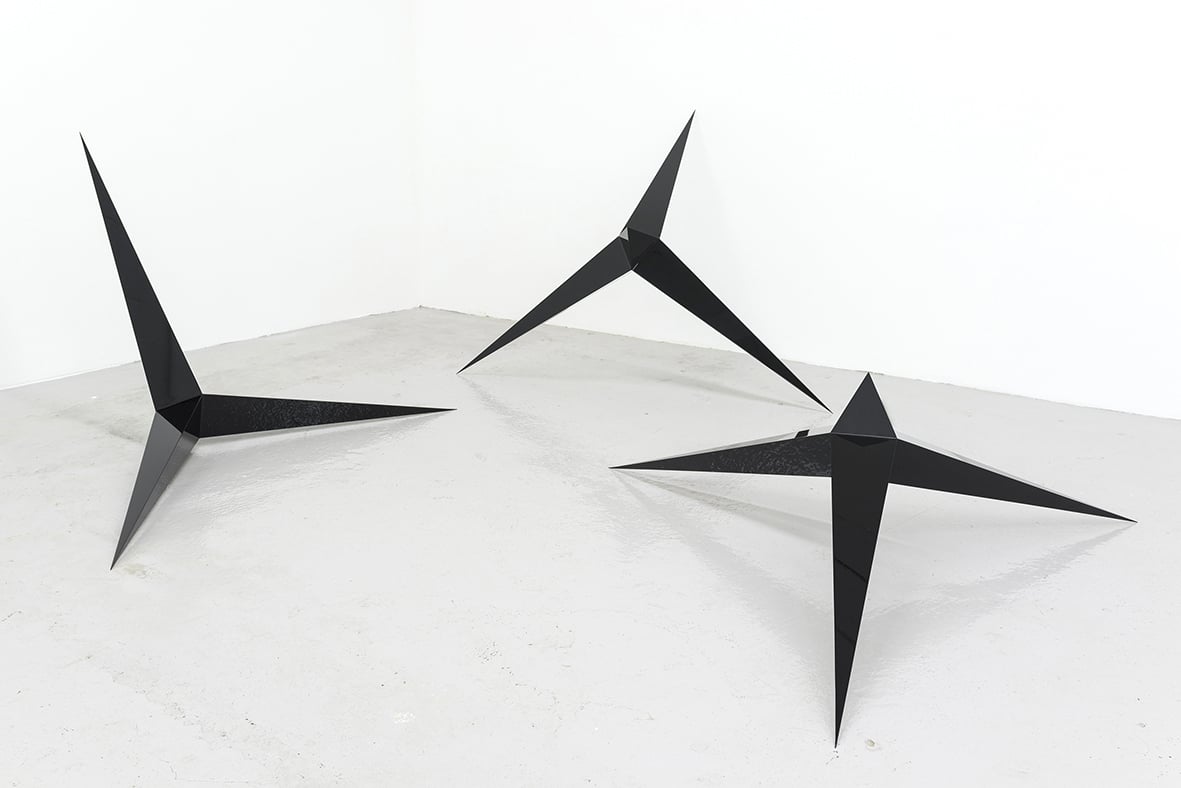 Mohammed Qasim Ashfaq, FALLING STARS (2013), Lacquered steel 3 parts, each 88 x 143 x 82 cm Installation dimensions variable Edition of 3 + 2AP Photo: Courtesy Hannah Barry Gallery