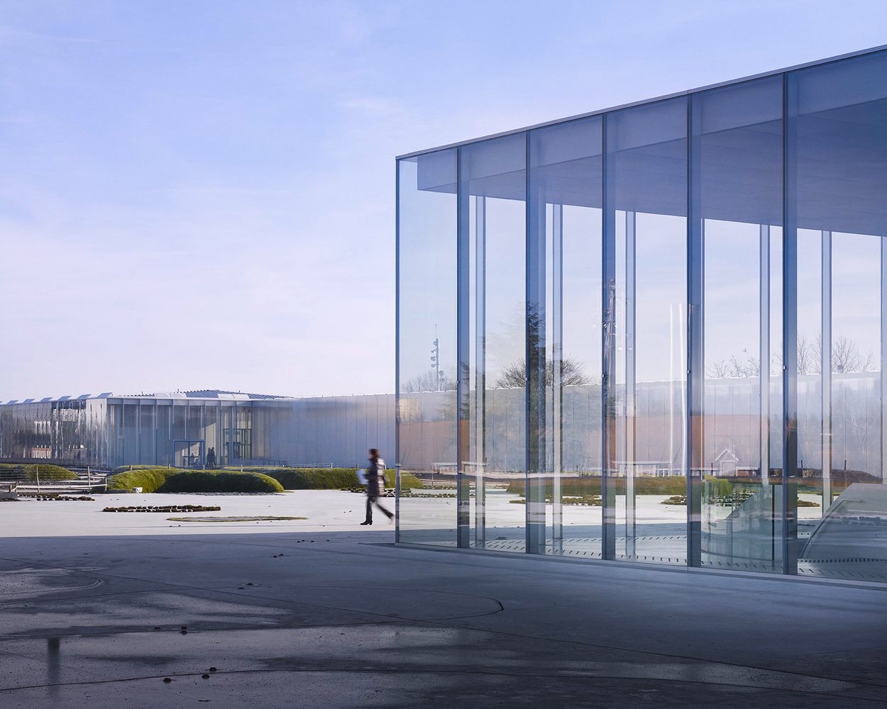 The Louvre-Lens museum, designed by the architects SANAA and Imrey Culbert. Photo by Julien Lanoo, courtesy of SANAA.