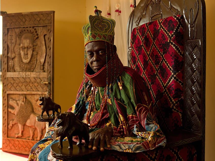 George Osodi, HRM Agbogidi Obi James Ikechukwu Anyasi II, Obi of Idumuje Unor (2012). Photo: George Osodi, courtesy the Newark Museum.