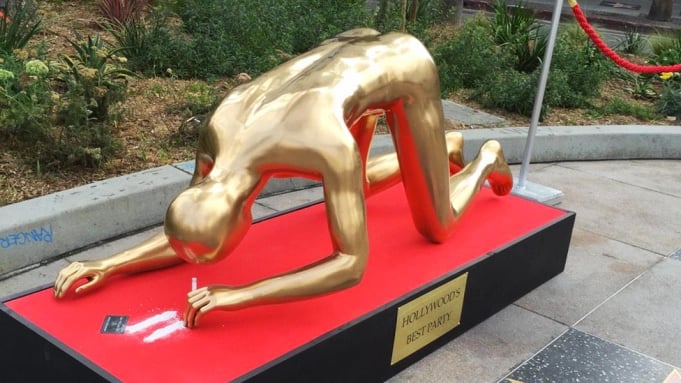 Plastic Jesus installed this sculpture of an Oscar statue snorting cocaine on Hollywood Boulevard. Photo courtesy of the artist.