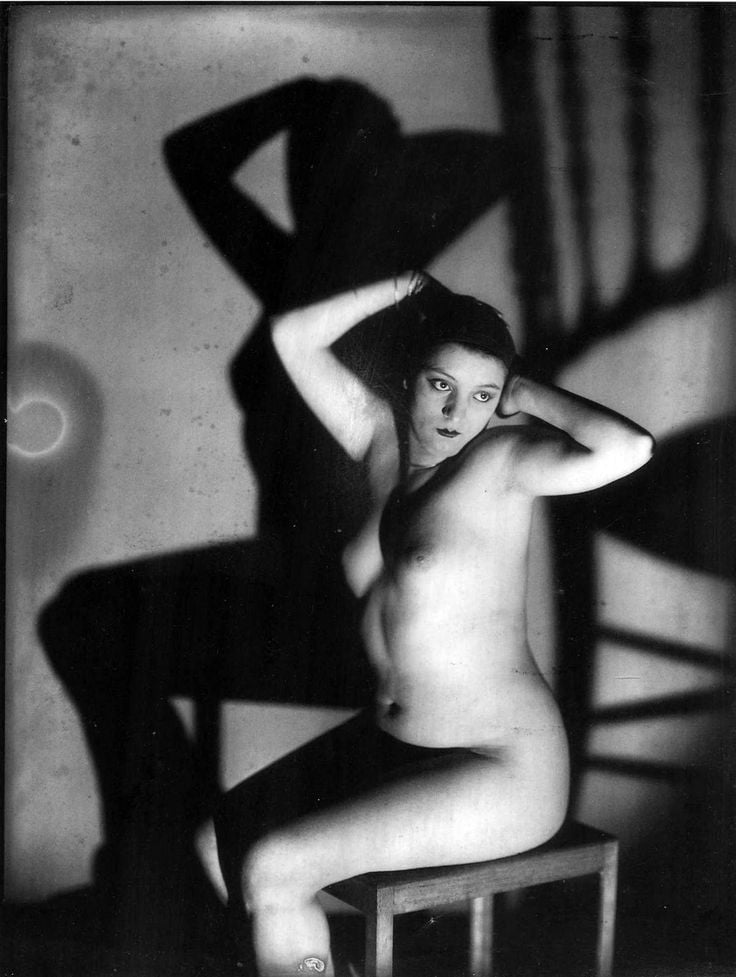 Man Ray, Kiki de Montparnasse (1932).