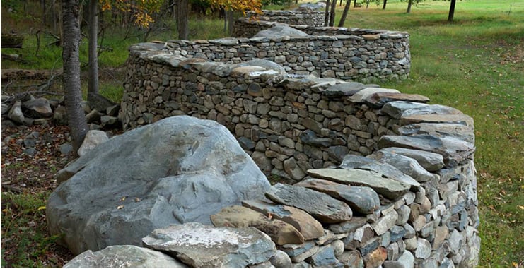Andy Goldsworthy, Five Men, Seventeen Days, Fifteen Boulders, One Wall (2010), Storm King Art Center. Photo: Andy Goldsworth, courtesy Galerie Lelong, New York.