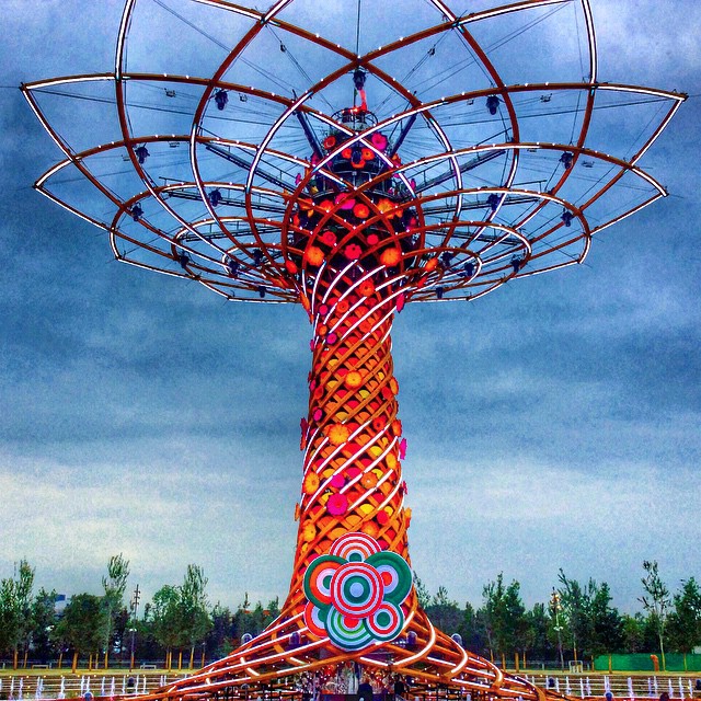 The Tree of Life by Orgoglio Brescia, the symbol of the Italian Pavilion at Expo Milano. Photo: danielaferrero, via Instagram.