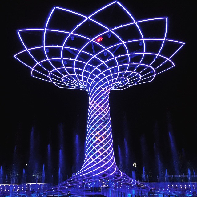The Tree of Life by Orgoglio Brescia, the symbol of the Italian Pavilion at Expo Milano. Photo: peepingtom75, via Instagram.