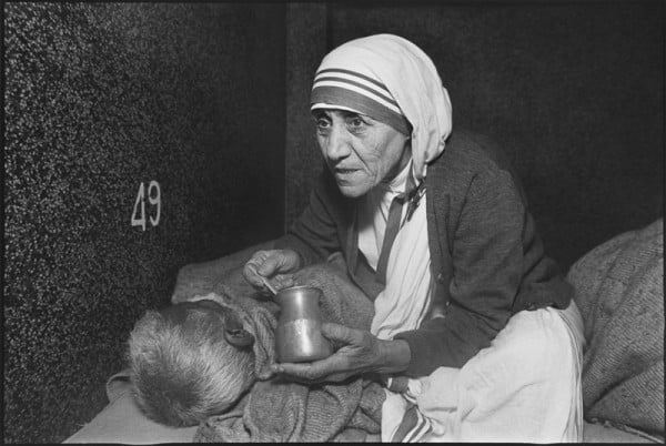 Mary Ellen Mark, Mother Teresa at the home for the Dying, Mother Teresa's Missions of Charity, Calcutta, India, 1980
