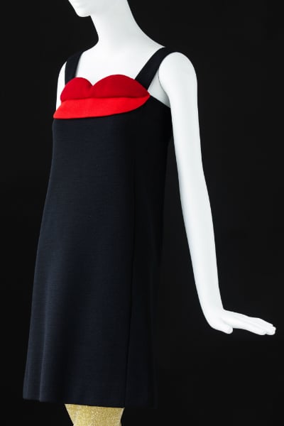 Pop art inspired cocktail dress Photo: ©Fondation Pierre Bergé – Yves Saint Laurent