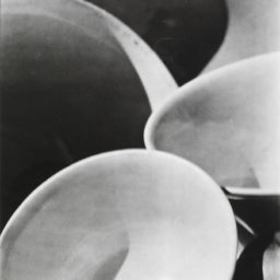 Paul Strand, Abstraction, Bowls, Twin Lakes, Connecticut (1916)Photo: © Aperture Foundation Inc., Paul Strand Archive Courtesy Fundación Mapfre