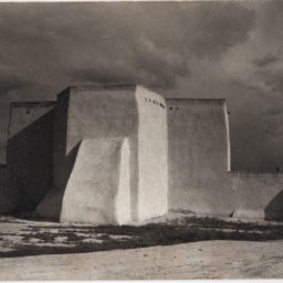 Paul Strand, Church, Ranchos de Taos, New Mexico (1930)Photo: © Aperture Foundation Inc., Paul Strand Archive Courtesy Fundación Mapfre