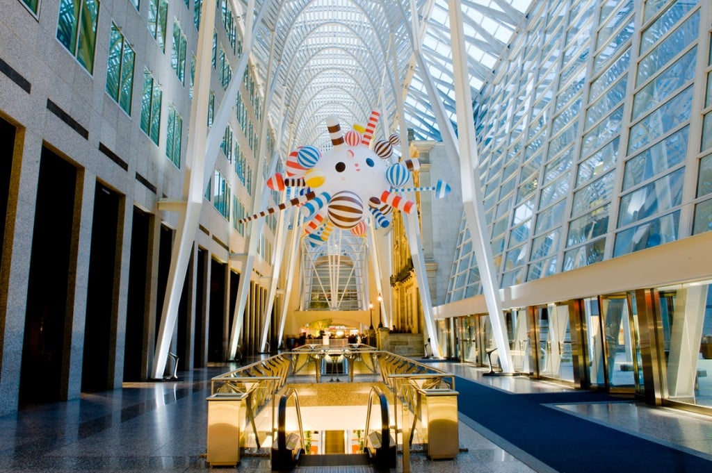 FriendsWithYou, Installation view of a unique inflatable sculpture at Brookfield Place Toronto (2013).Photo: Ernesto DiStefano via FriendsWithYou website