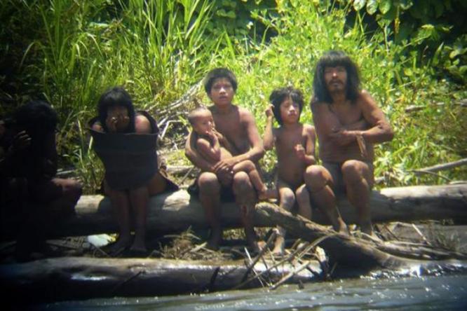 The Mascho Piro tribe. Photo: Jean-Paul van Belle.