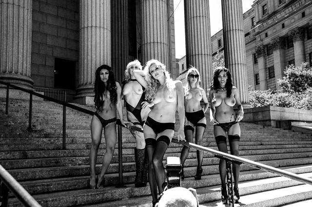 Allen Henson, New York Supreme Court topless photo shoot (2015).  Photo: Allen Henson.