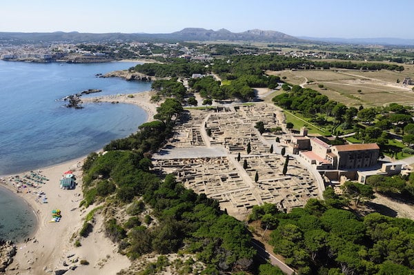 The theft took place at the Empuries archaeological site in northeastern Catalonia, Spain. Photo: campinglasdunas.com