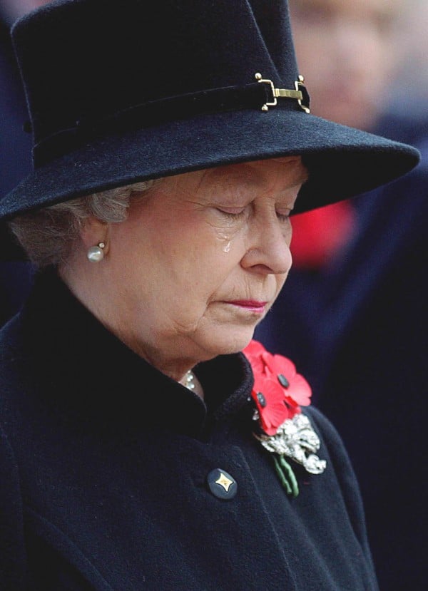 Mark Stewart, The Queen Crying at the Field of Remembrance, Westminster Abbey (2002). Photo: Mark Stewart.