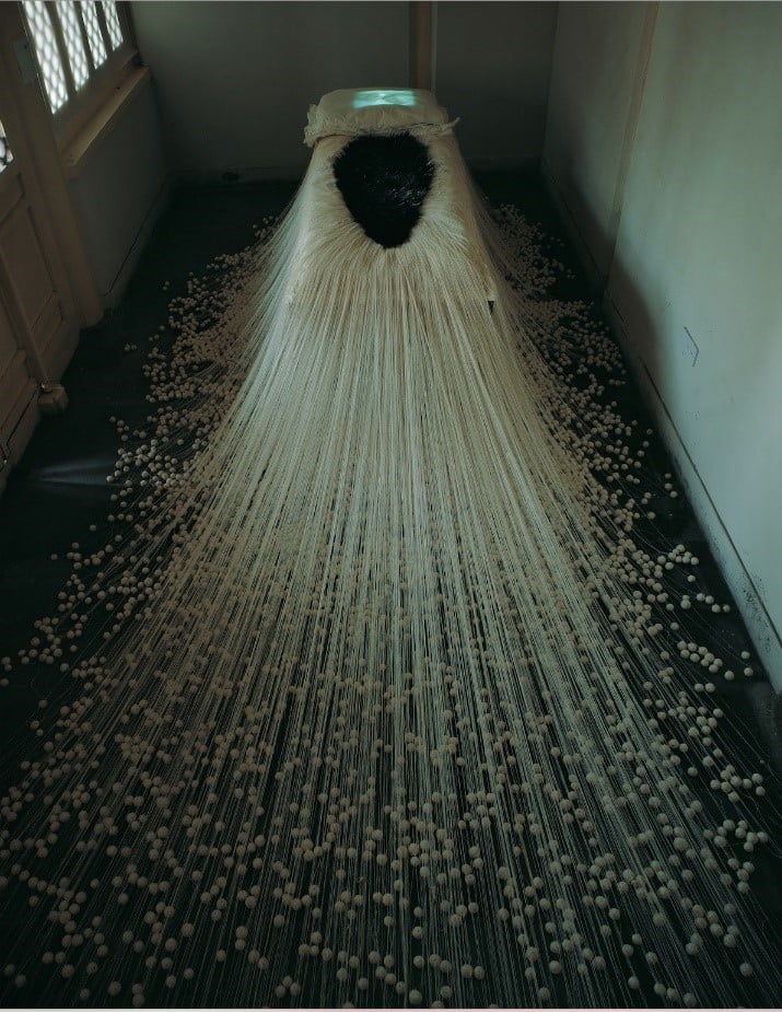 Lin Tianmiao, Thread Winding (1995). Image courtesy of Lin Tianmiao Studio. 