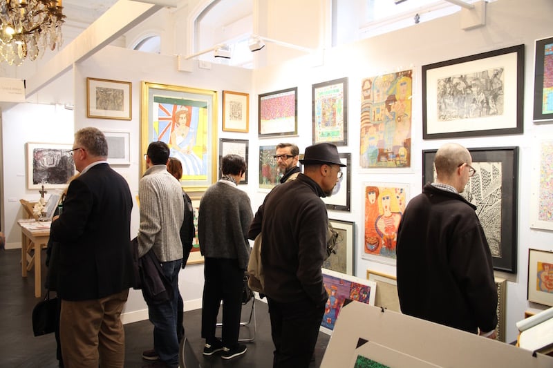 Lots of interest at the booth of Galerie du Marché, Lausanne Photo: Henri Neuendorf
