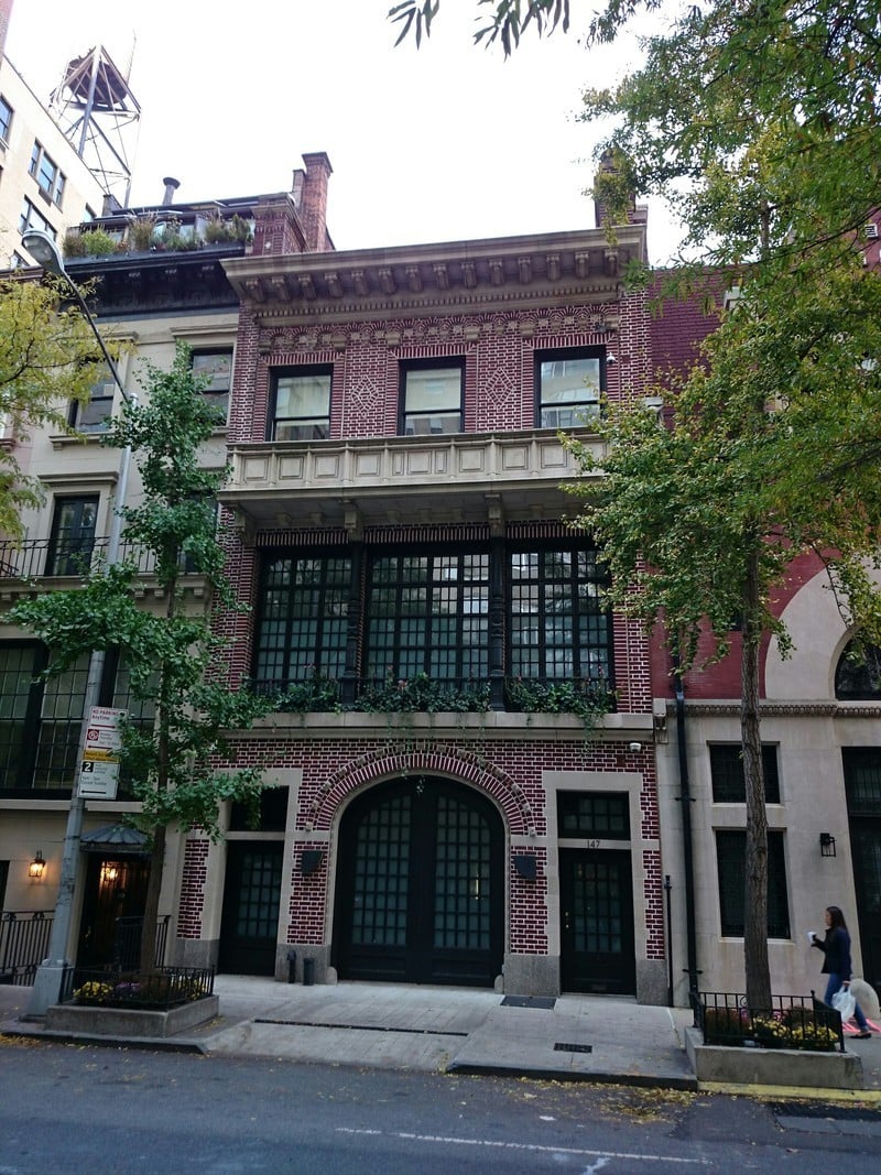 Larry Gagosian's 147 East 69th Street carriage house, which he just sold for $18 million.  Photo: Street Easy.