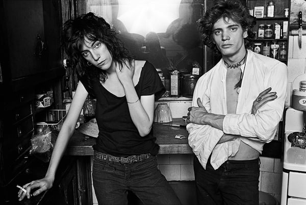 Norman Seef, Patti Smith and Robert Mapplethorpe (1969). Photo: ©Norman Seef, courtesy Morrison Hotel Gallery.