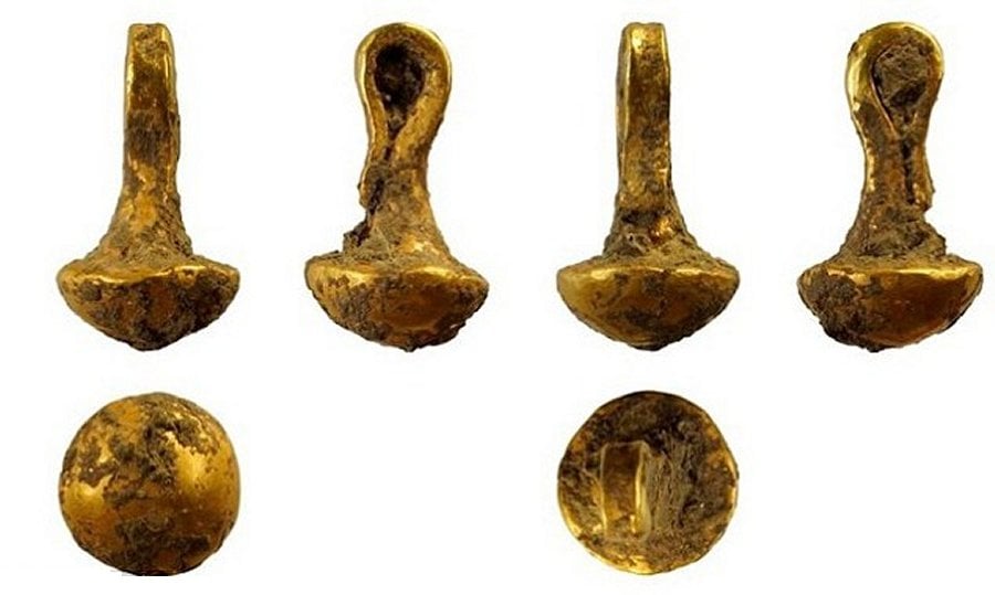 The 24-carat gold pendant weighs two grams. Photo courtesy of the Bulgarian Academy of Sciences