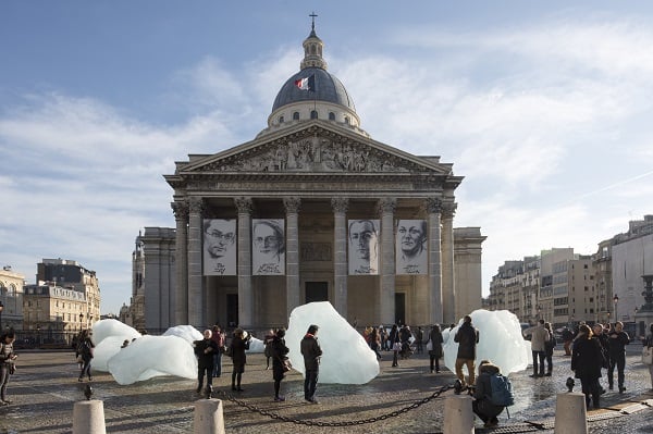 Ice Watch by Olafur Eliasson and Minik Rosing, Place du Panthéon, Paris, 2015.Photo: Martin Argyroglo © 2015 Olafur Eliasson.