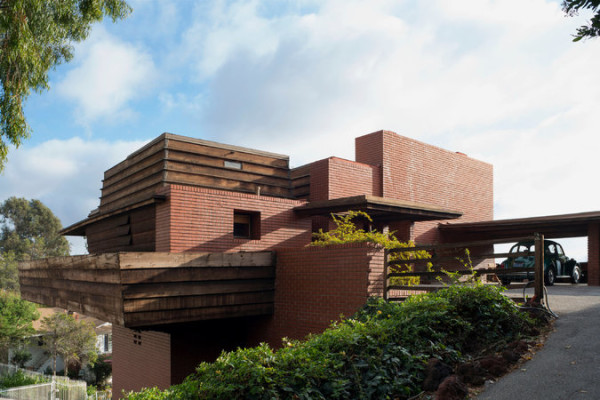 The Sturges Residence designed by Frank Lloyd Wright. Image: Courtesy of Las Angeles Modern Auctions