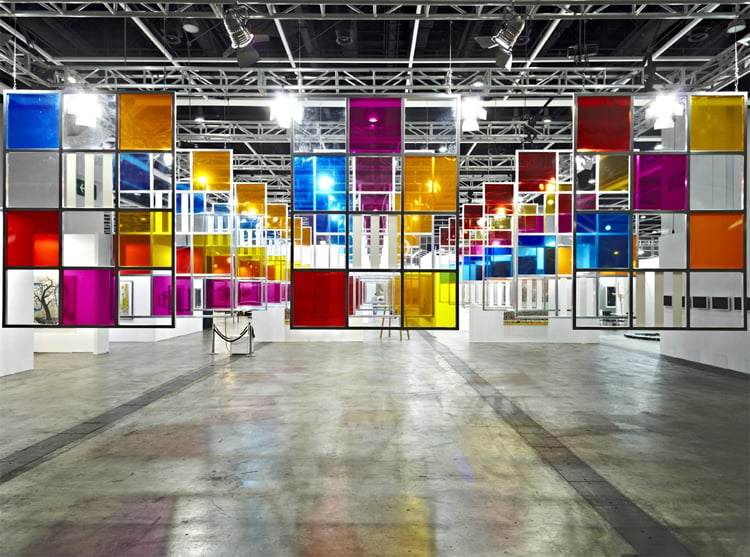 Daniel Buren, <em>From three windows, 5 colors for 252 places</em>, work in situ, (2006). Photo: courtesy of the artist and Lisson Gallery, London, © DB-ADAGP.