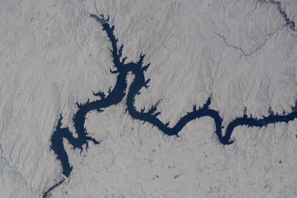 "The dam makes this river look like a dragon’s tail!" wrote astronaut Tim Peake of this photo of South Dakota on Twitter. Photo: Tim Peake, courtesy ESA/NASA.