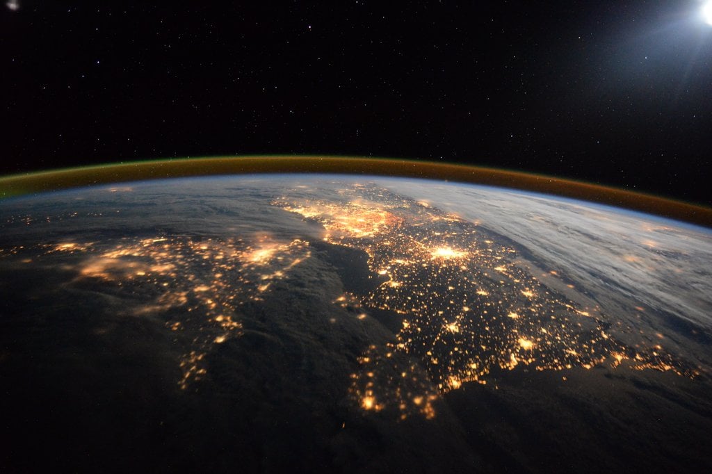 "Hey, I recognise that place! Looking to the east along the Channel with UK on the left and France on the right. Streetlights from the densely-populated London, Paris and Brussels glow brightly in the centre of the picture," wrote astronaut Tim Peake of this photo on Twitter. Photo: Tim Peake, courtesy ESA/NASA.