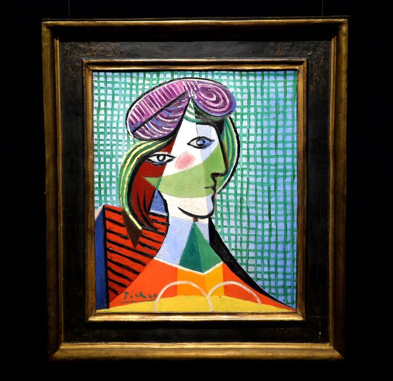 Lot 10 - Pablo Picasso TÊTE DE FEMME (1935). Estimate: £16,000,000 — 20,000,000.Image: Courtesy Sotheby's.