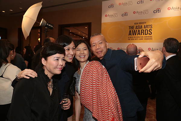 Emily Chao, director of Eslite Gallery, Taipei; Lesley Ma, curator of Ink Art, M+, West Kowloon, Hong Kong; Hong Hong Wu; and 2016 Asia Arts Awards honoree Cai Guo-Qiang. <br>Photo: courtesy the Asia Society. 