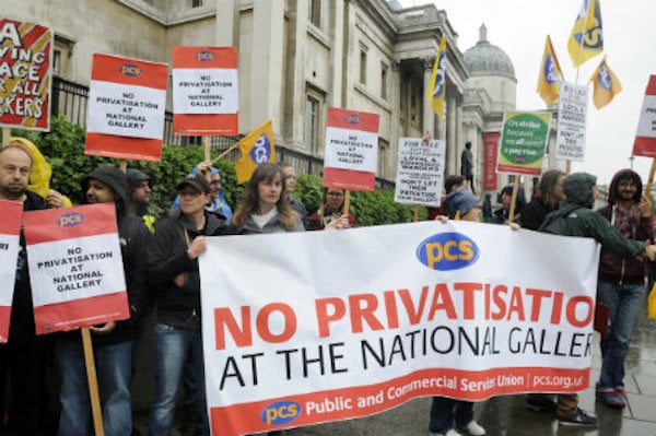 National Gallery staff strikes at the doors of the museum last year.<br>Photo: Courtesy PCS.