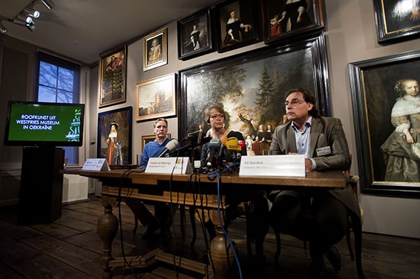 Dutch art historian and art detective Arthur Brand, Hoorn mayor Yvonne van Mastrigt, and Ad Geerdink director of the Westfries Museum at a press conference on artworks stolen from the museum in 2005. Photo: Olaf Kraak/AFP/Getty Images.