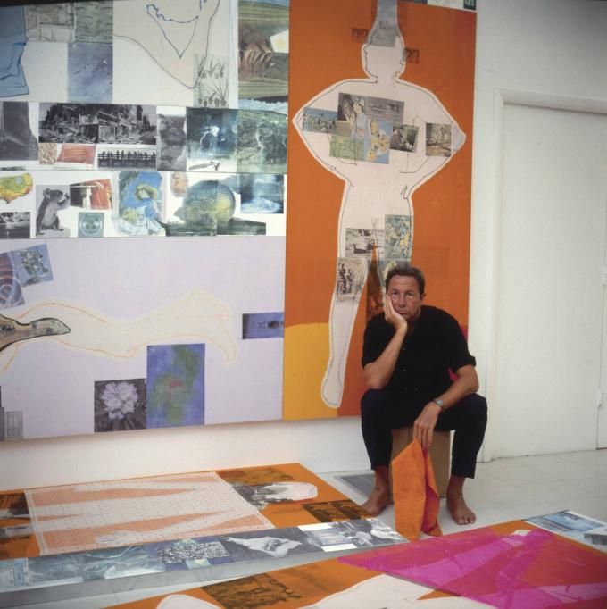 Robert Rauschenberg working on The ¼ Mile or 2 Furlong Piece (1981–98) in his Laika Lane studio in Captiva, Florida, circa 1983. Courtesy of photographer Terry Van Brunt, © Robert Rauschenberg Foundation, licensed by VAGA, New York.