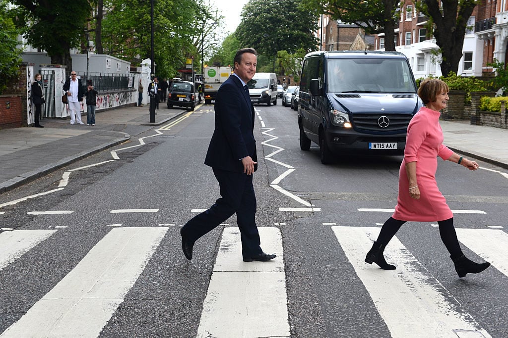 Prime Minister David Cameron and former Culture Secretary Tessa Jowell campaigning to stay in the EU at Abbey Road studios. Photo: Jeremy Selwyn - WPA Pool/Getty Images.