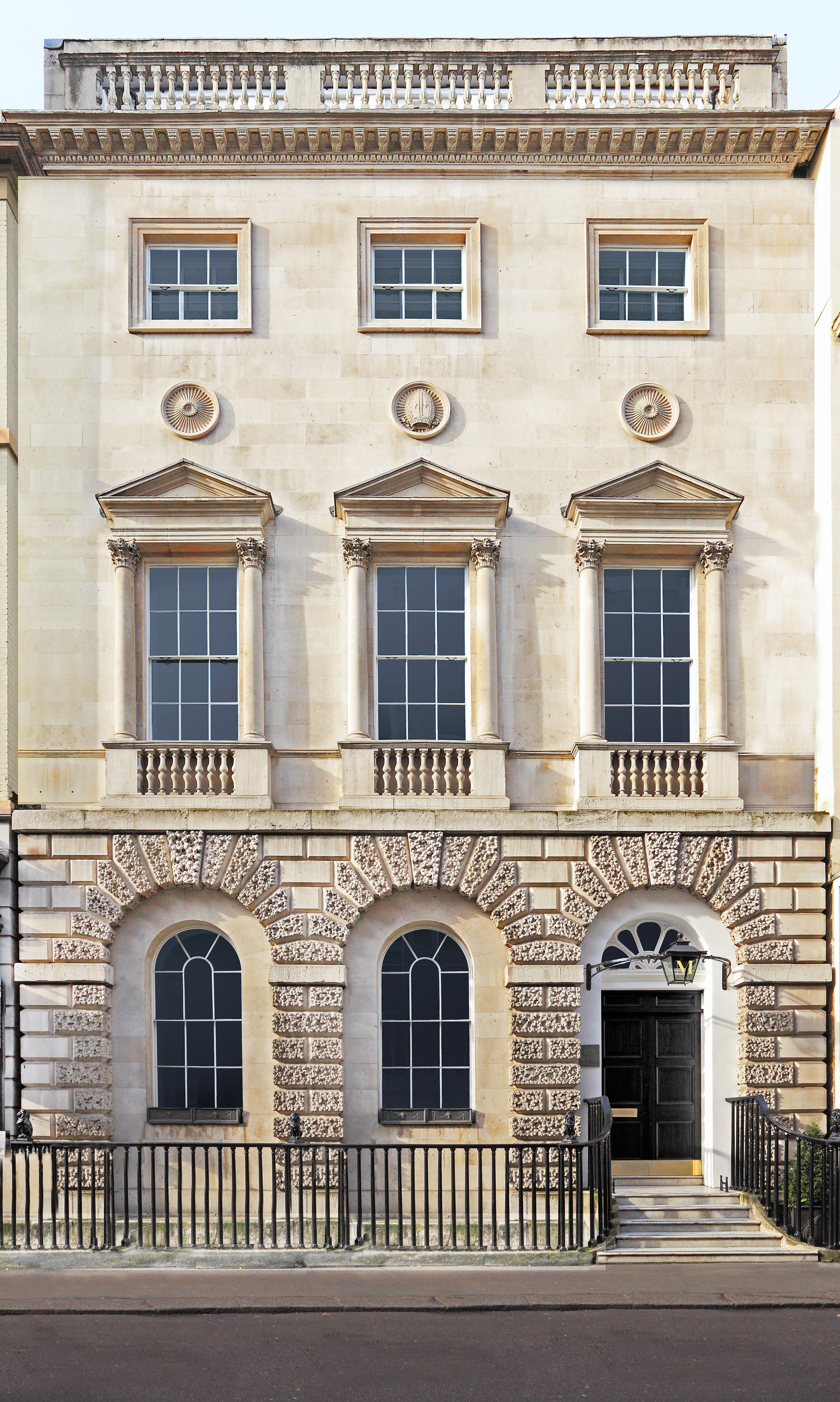 Ely House Dover Street courtesy of Galerie Thaddaeus Ropac.