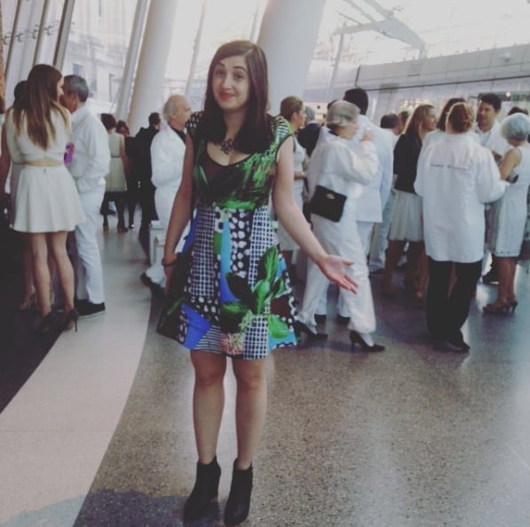 The author fails to adhere to the White Hot dress code at the Brooklyn Museum. Courtesy of Sarah Cascone. 