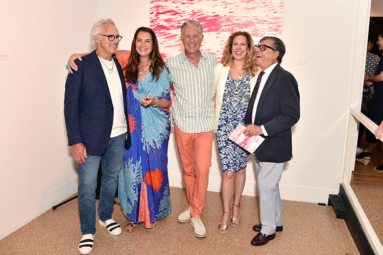 Eric Fischl, Brooke Shields, David Kratz, Simone Levinson, and Bob Colacello at the opening reception for "Water|Bodies" at Southampton Arts Center. Courtesy of photographer Jared Siskin, © Patrick McMullan.