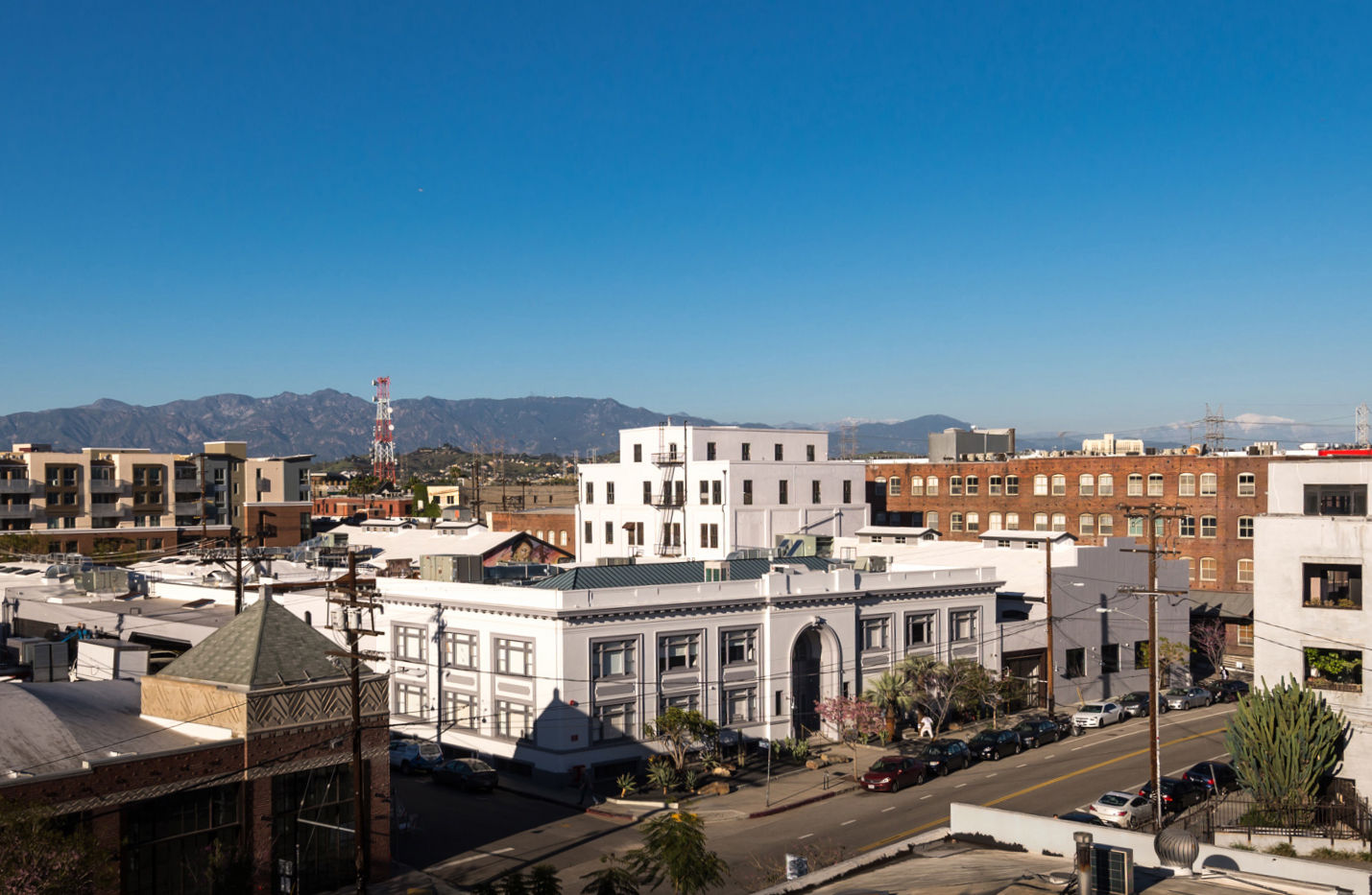 Exterior of Hauser & Wirth, Los Angeles. Courtesy of Hauser & Wirth.