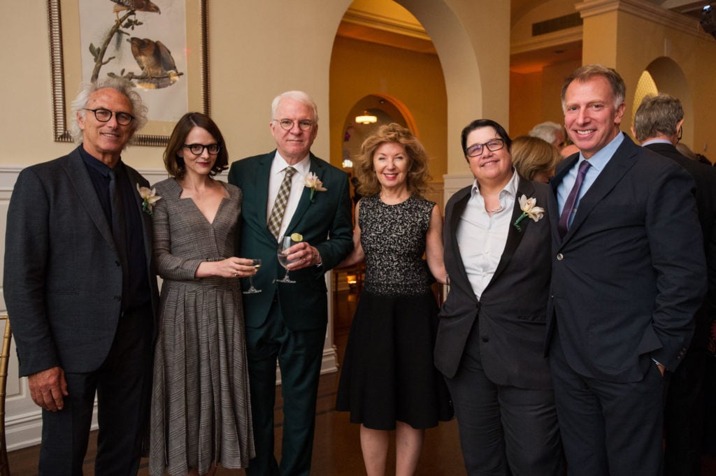 Eric Fischl, Anne Stringfield, Steve Martin, April Gornik, Catherine Opie, and Arthur Cohen at the Archives of American Art Gala. Courtesy of Michael Seto Photography.